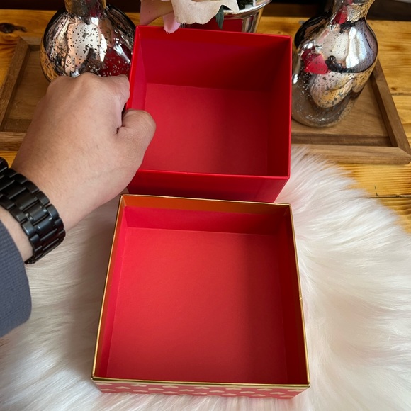 Valentine’s Day Gift Box - Picture 4 of 5